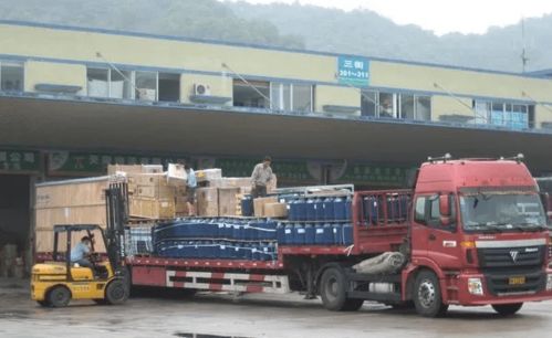 貨車24小時限行,不只讓物流業(yè)為難,更限制了經(jīng)濟(jì)的發(fā)展